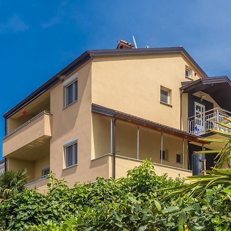 Apartmani Tena Нивице Экстерьер фото