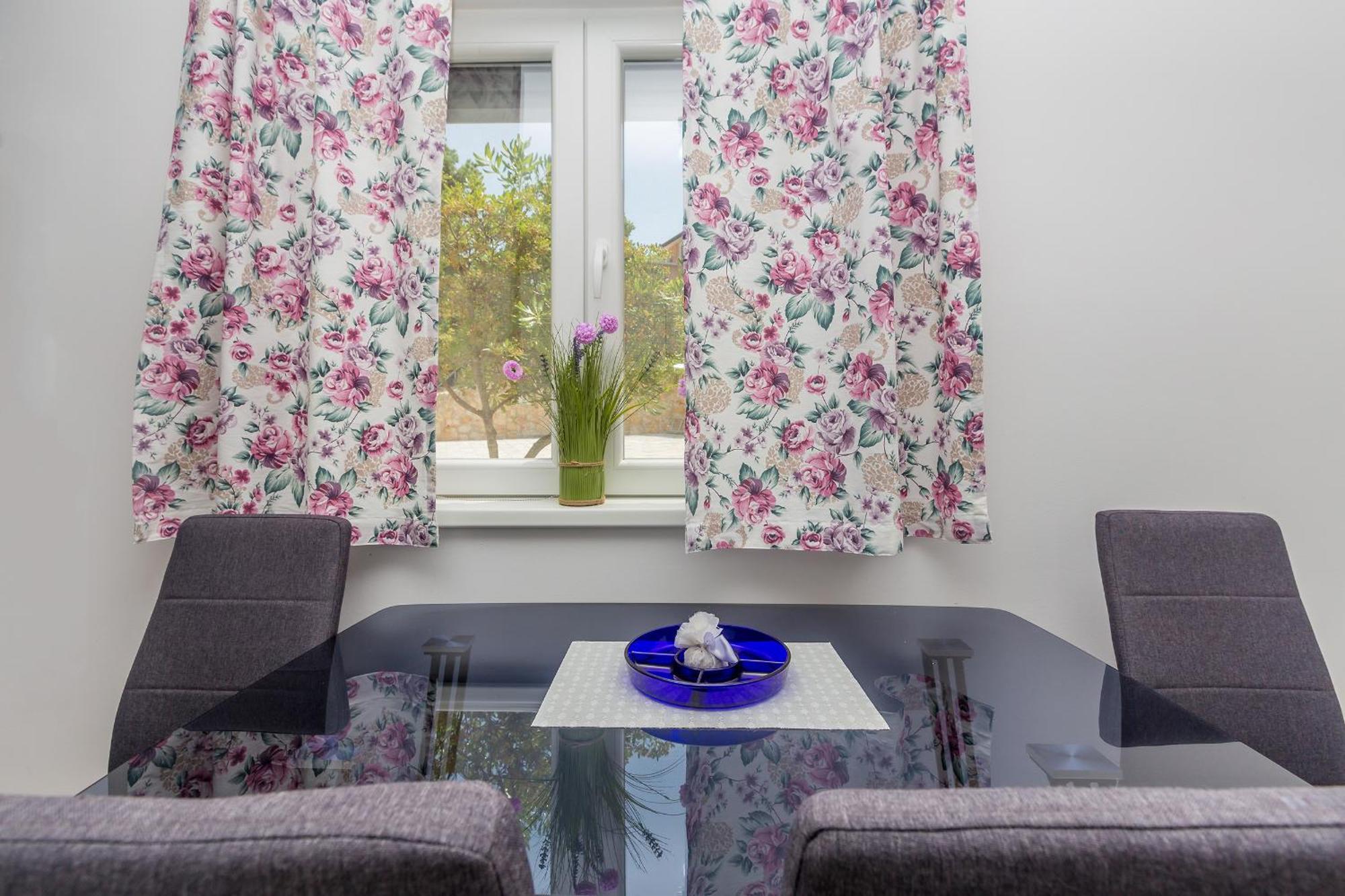 Apartmani Tena Нивице Экстерьер фото