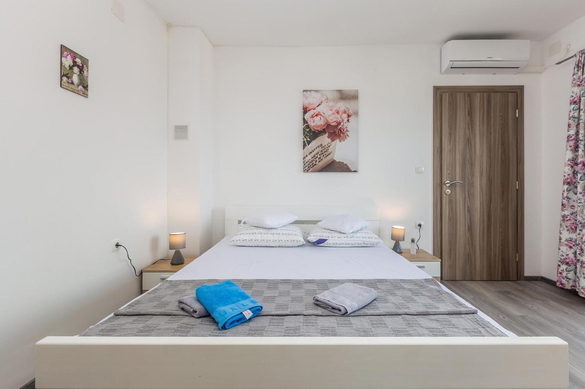 Apartmani Tena Нивице Экстерьер фото